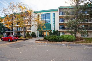 10401 Cedar Lake Road 215, Minnetonka, MN 55305