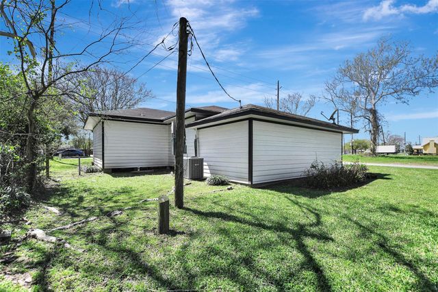 122 Commerce Street, Magnolia, TX 77355