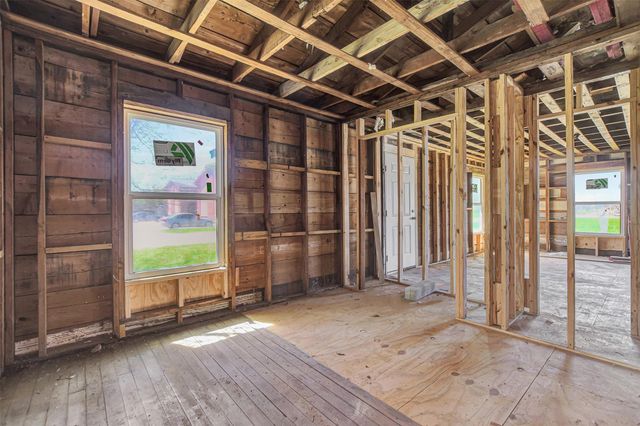 122 Commerce Street, Magnolia, TX 77355