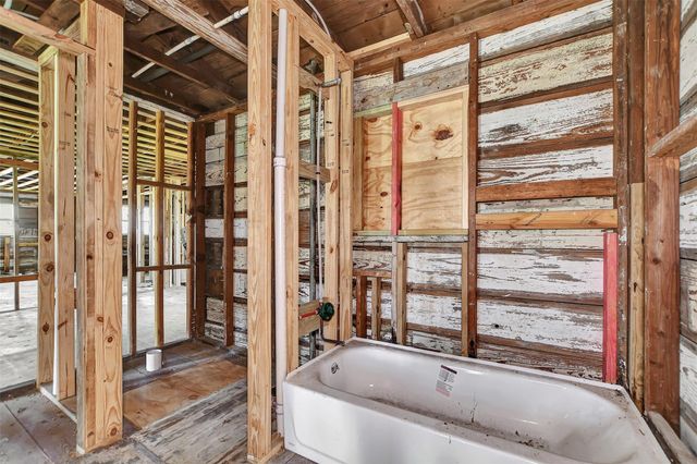 122 Commerce Street, Magnolia, TX 77355