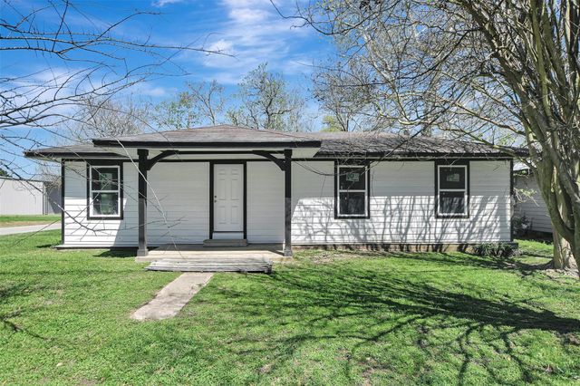 122 Commerce Street, Magnolia, TX 77355