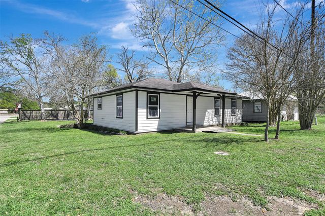 122 Commerce Street, Magnolia, TX 77355