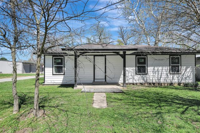 122 Commerce Street, Magnolia, TX 77355