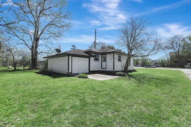 122 Commerce Street, Magnolia, TX 77355