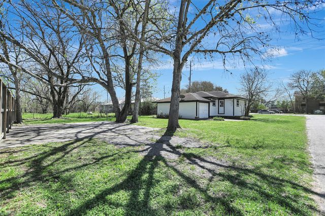 122 Commerce Street, Magnolia, TX 77355