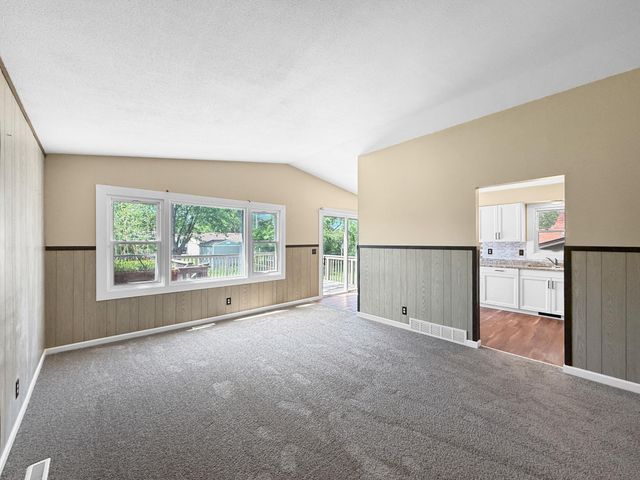 5125 77th Avenue N, Brooklyn Park, MN 55443