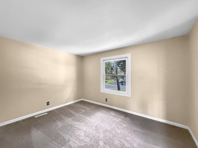 5125 77th Avenue N, Brooklyn Park, MN 55443