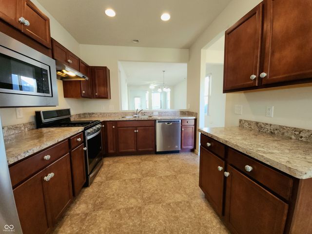 4889 Lilium Drive, Plainfield, IN 46168