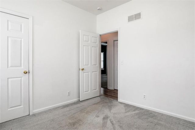 1121 E Frontier Drive, Olathe, KS 66062