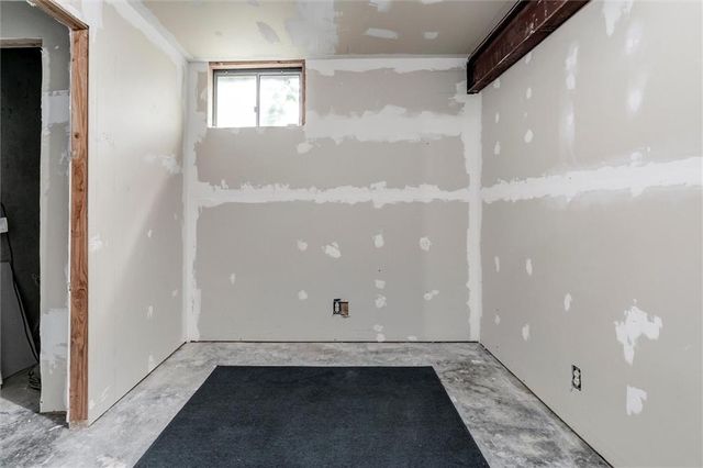 1121 E Frontier Drive, Olathe, KS 66062