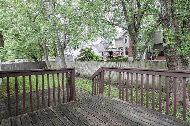 1121 E Frontier Drive, Olathe, KS 66062