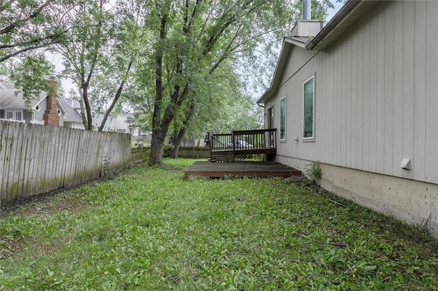 1121 E Frontier Drive, Olathe, KS 66062