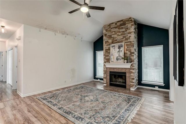 1121 E Frontier Drive, Olathe, KS 66062