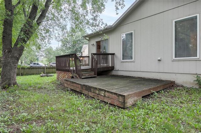 1121 E Frontier Drive, Olathe, KS 66062