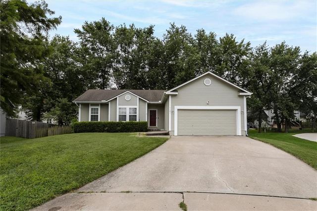 1121 E Frontier Drive, Olathe, KS 66062