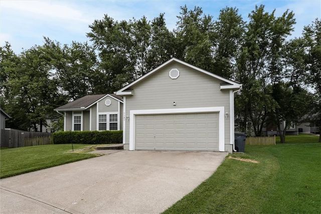 1121 E Frontier Drive, Olathe, KS 66062
