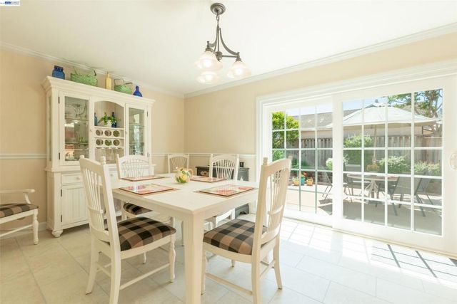 2364 Driftwood Way, San Leandro, CA 94577