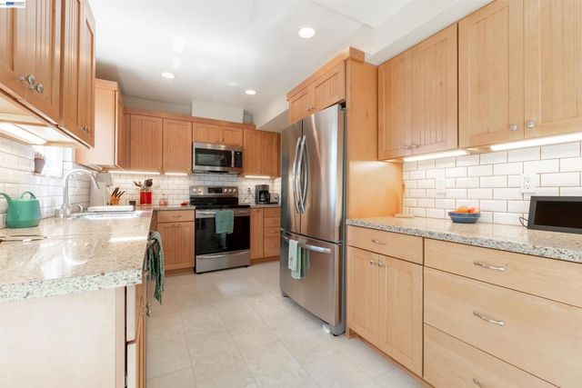 2364 Driftwood Way, San Leandro, CA 94577