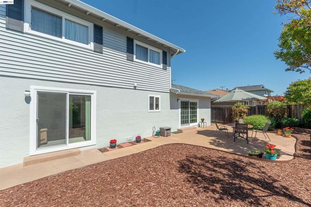2364 Driftwood Way, San Leandro, CA 94577