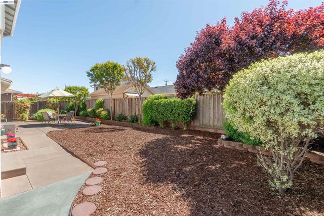 2364 Driftwood Way, San Leandro, CA 94577