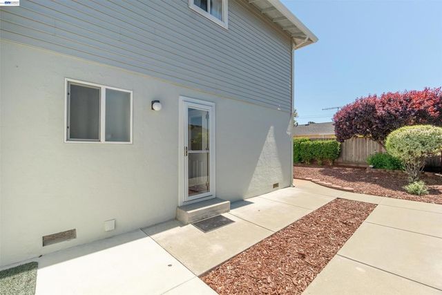 2364 Driftwood Way, San Leandro, CA 94577