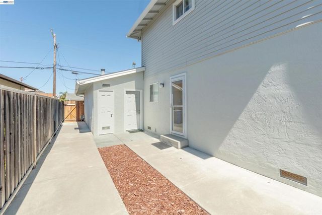 2364 Driftwood Way, San Leandro, CA 94577