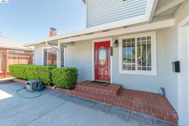 2364 Driftwood Way, San Leandro, CA 94577