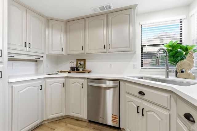 3928 W Dorothea Court, Visalia, CA 93277