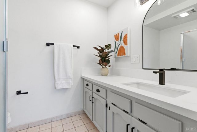 3928 W Dorothea Court, Visalia, CA 93277