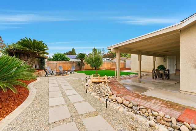 3928 W Dorothea Court, Visalia, CA 93277