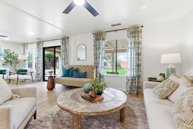 3928 W Dorothea Court, Visalia, CA 93277