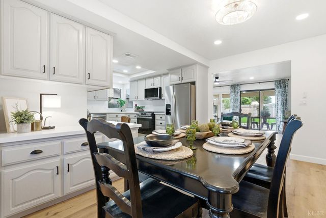 3928 W Dorothea Court, Visalia, CA 93277