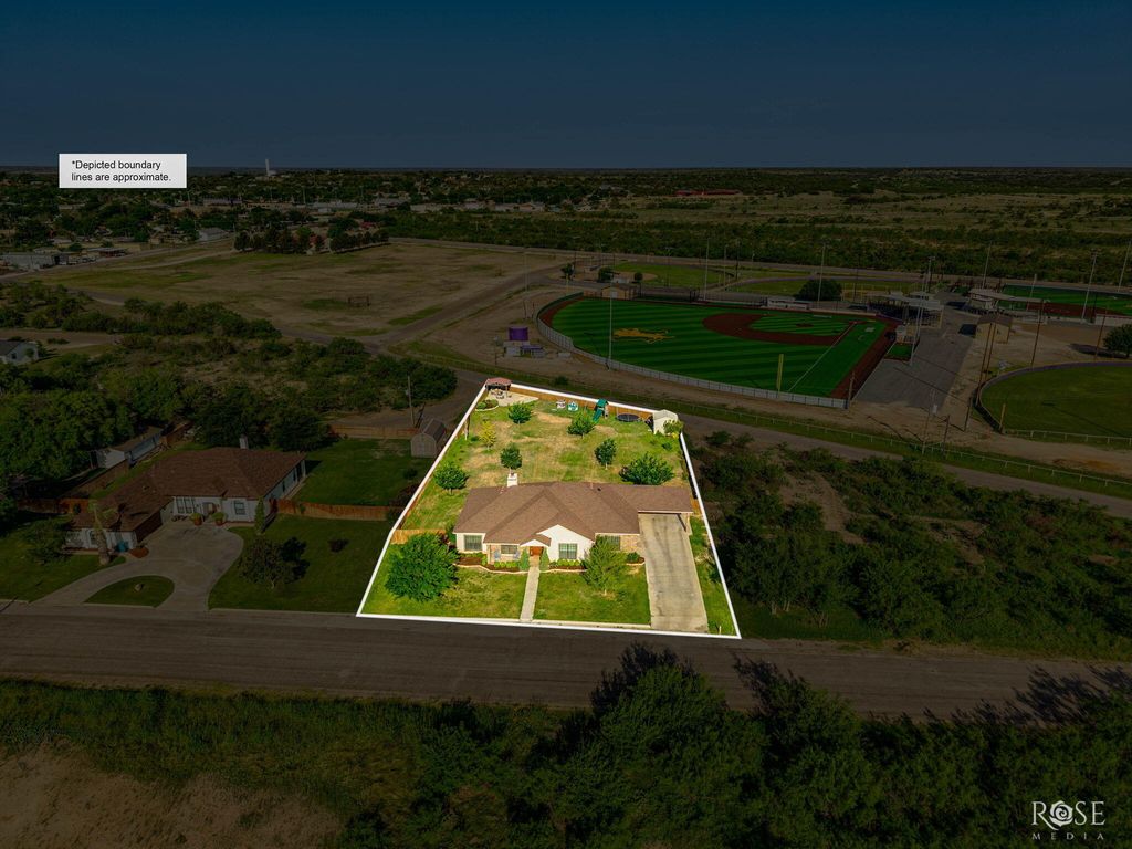 Image 27 of property listing at 113 Country Club Drive, Ozona, TX 76943