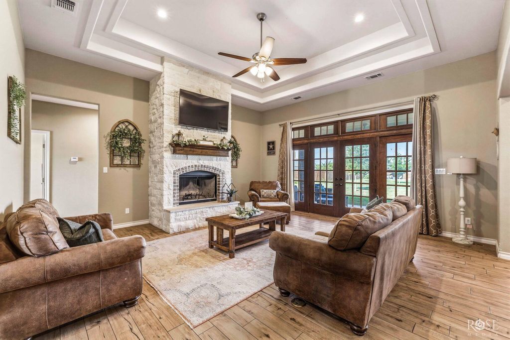 Image 7 of property listing at 113 Country Club Drive, Ozona, TX 76943