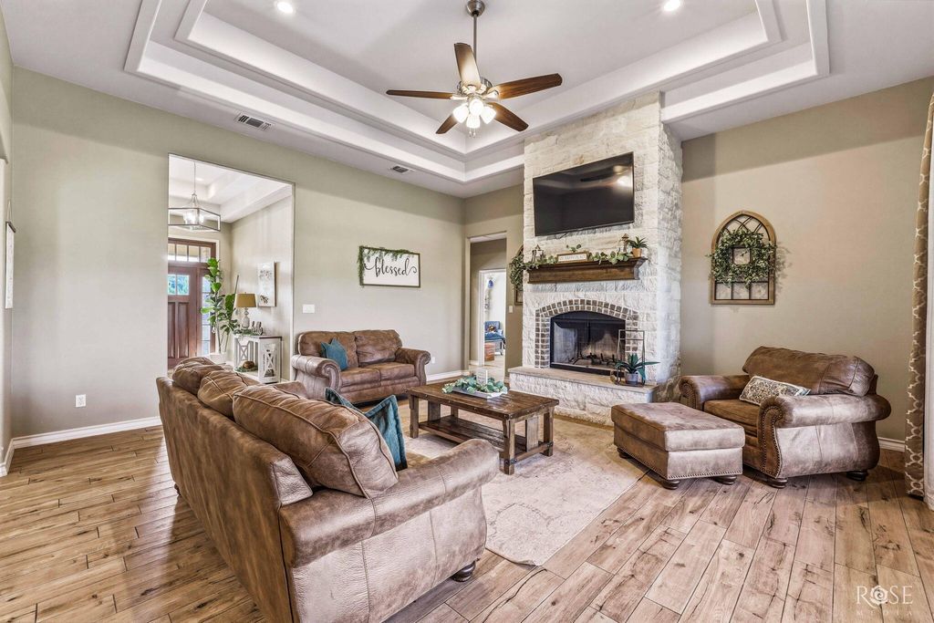 Image 8 of property listing at 113 Country Club Drive, Ozona, TX 76943