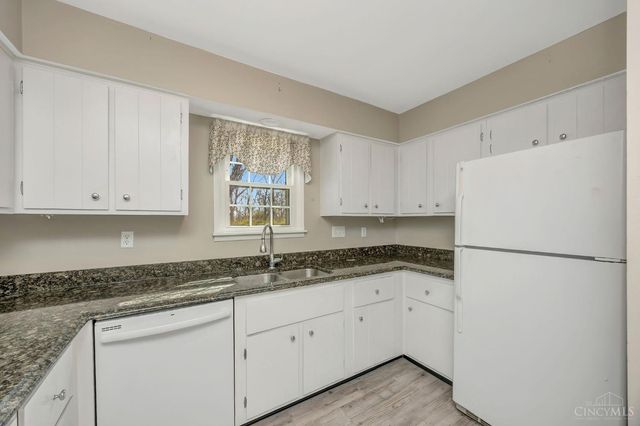 19 Creekwood Square, Glendale, OH 45246