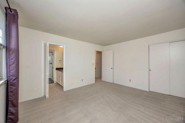 19 Creekwood Square, Glendale, OH 45246