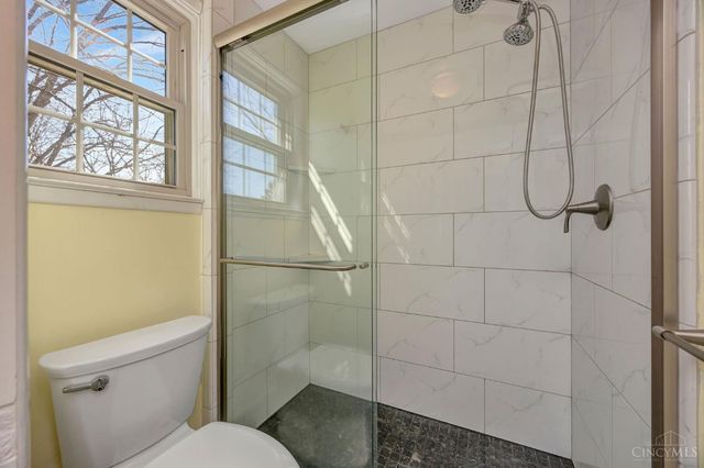 19 Creekwood Square, Glendale, OH 45246