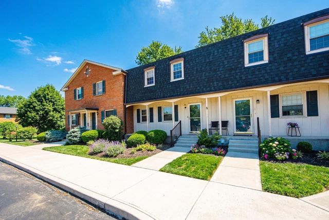 19 Creekwood Square, Glendale, OH 45246