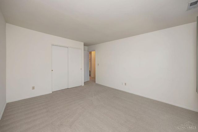 19 Creekwood Square, Glendale, OH 45246