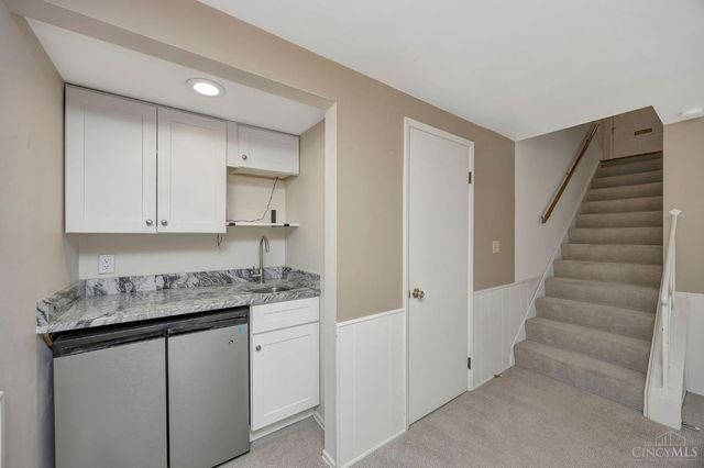 19 Creekwood Square, Glendale, OH 45246