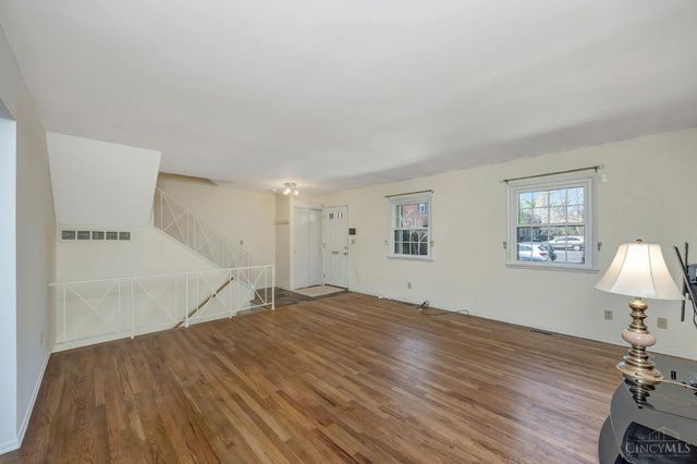 19 Creekwood Square, Glendale, OH 45246