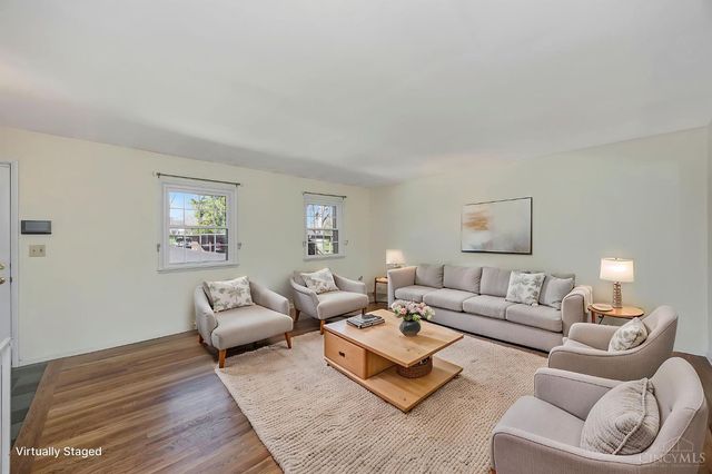 19 Creekwood Square, Glendale, OH 45246