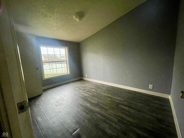 4673 W Ridge Drive, Columbus, IN 47203