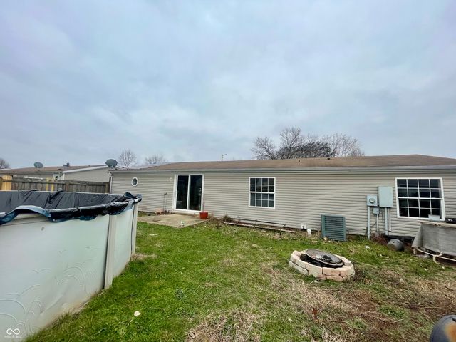 4673 W Ridge Drive, Columbus, IN 47203
