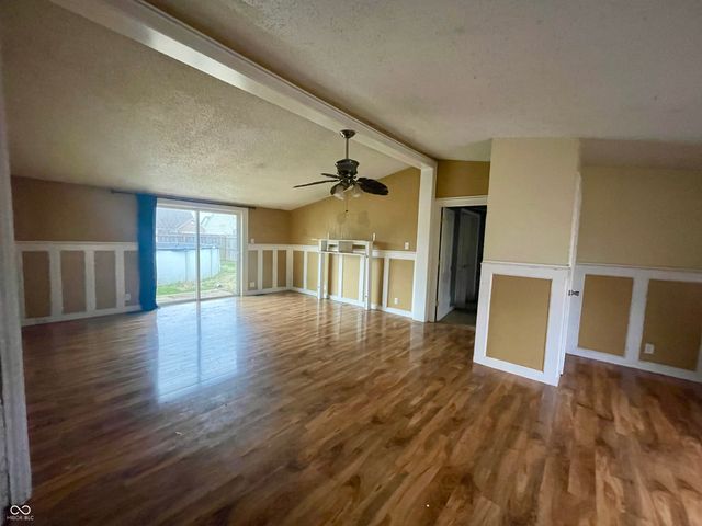 4673 W Ridge Drive, Columbus, IN 47203