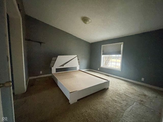 4673 W Ridge Drive, Columbus, IN 47203