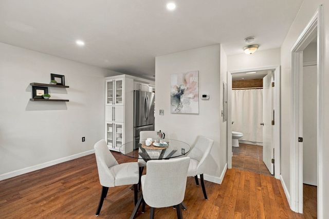35 Flint Street 201, Salem, MA 01970