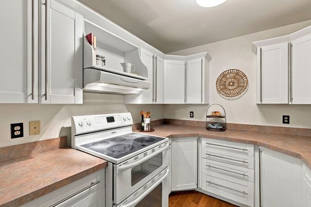 35 Flint Street 201, Salem, MA 01970