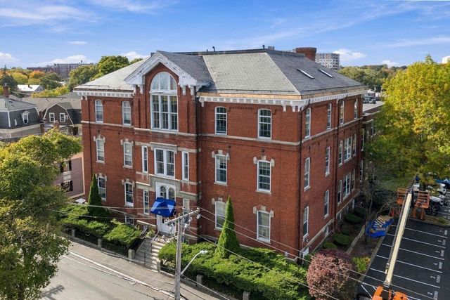 35 Flint Street 201, Salem, MA 01970